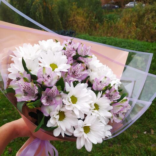 Хризантема ромашка и альстромерии