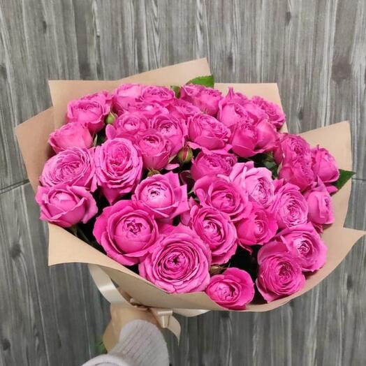 Bouquet of 19 peony-shaped bush roses