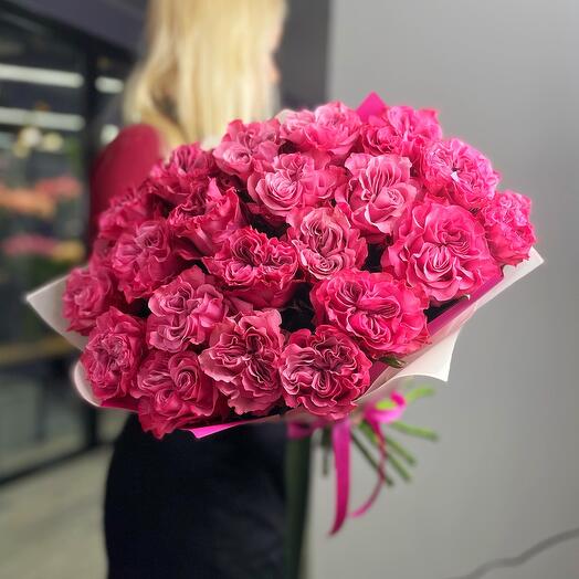 Ramo de rosas peonías