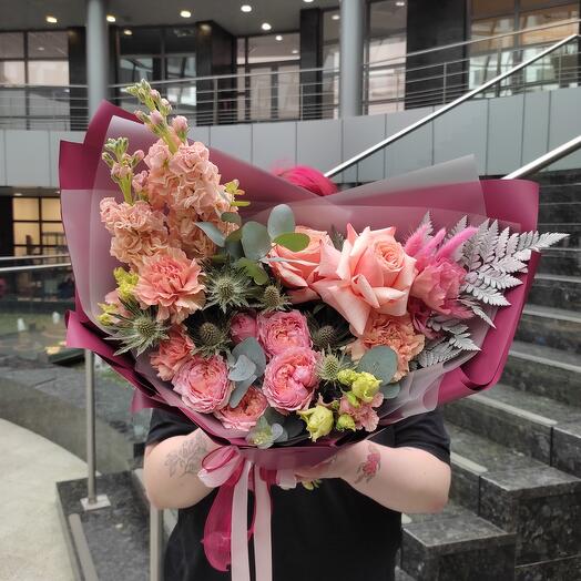 Ramo de rosa peonía y eustoma