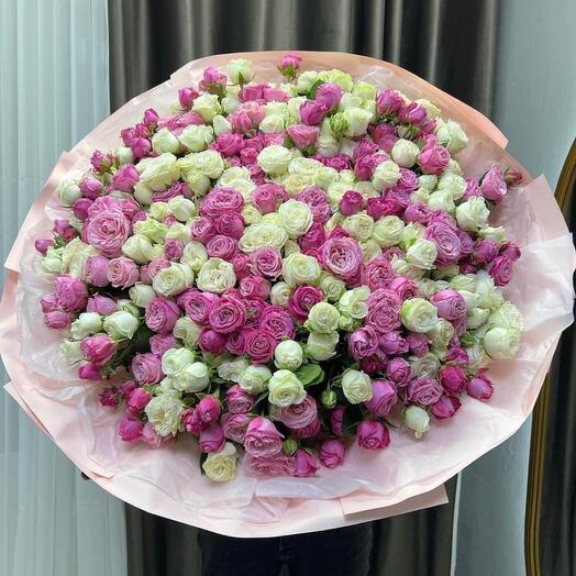 Mix of Premium peony Spray Roses