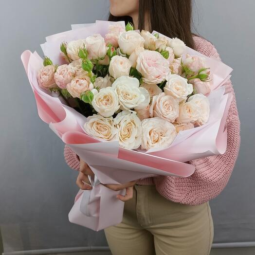 Ramo De 11 rosas Arbustivas en forma de espía