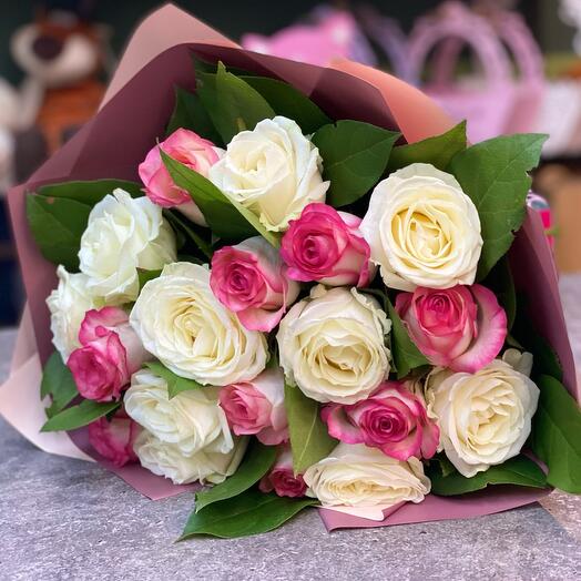 Ramo de 19 rosas cerca de Moscú