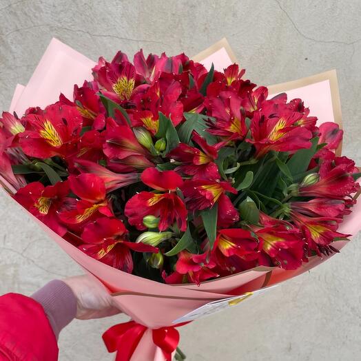Букет из 15 Альстромерий