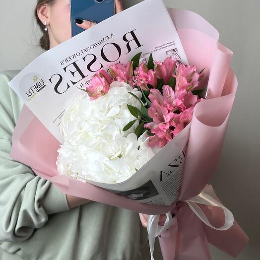 Альстромерии с гортензией