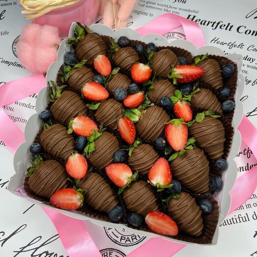 Caja de fresas en chocolate 1