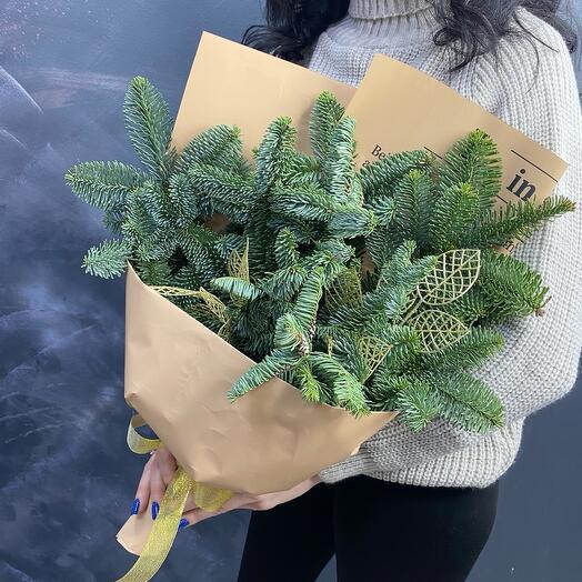 Новогодний букет с елью нобилис