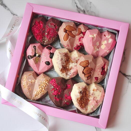 Шоколадные сердца с ягодами, фруктами и орехами 💓
