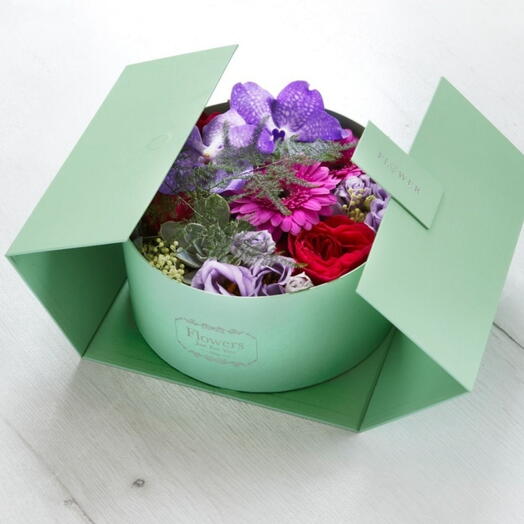 Mothers day Flowers in a box