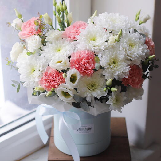 Persistent flowers in a box