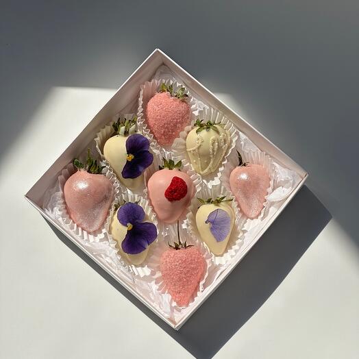 Chocolate-covered strawberries Barbie (9-11 berries)