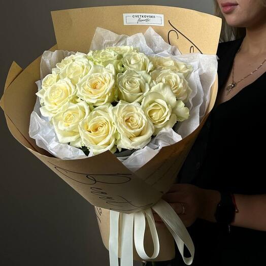 15 white roses