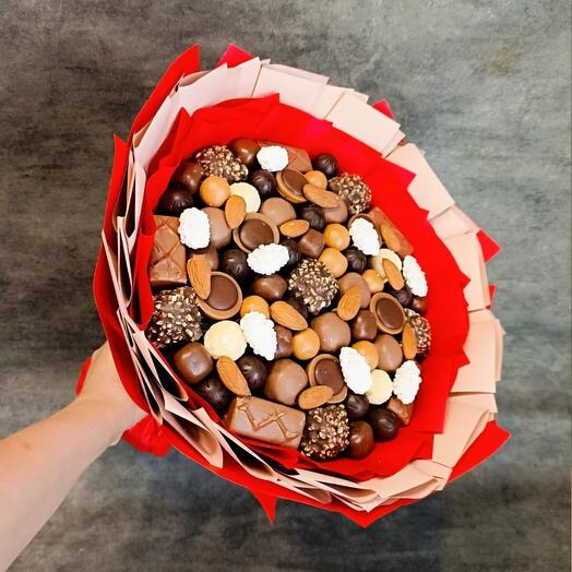 Шоколадный букет с орехами