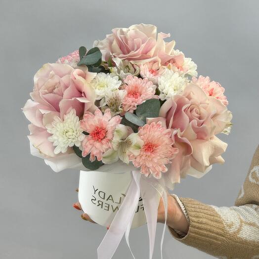 Нежная коробка с розами и хризантемой  🌸/ цветы с доставкой в Уфе