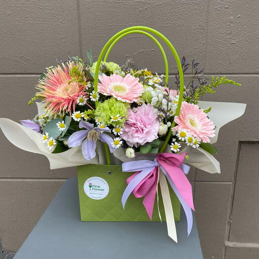 Цветы в сумке