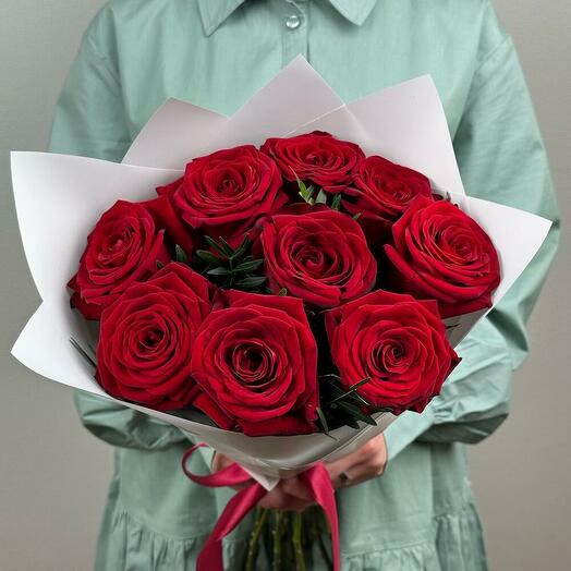 Букет из 9 красных роз ALMOND ROSES 50 см