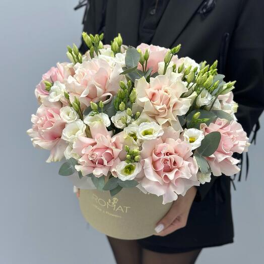 Ажурные розы в коробке маме