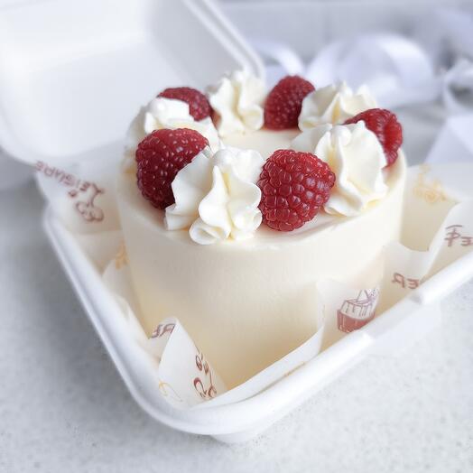 Pastel de Bento con frambuesas