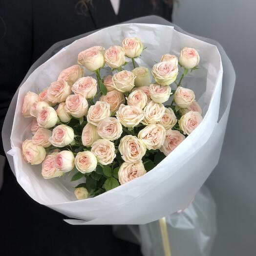 Ramo de rosas de peonía