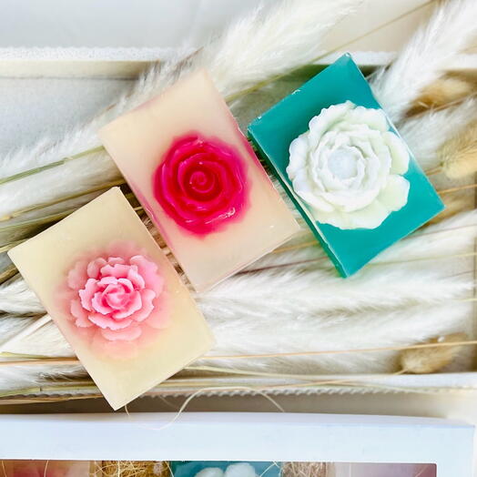 Set of 3 floral scented soaps