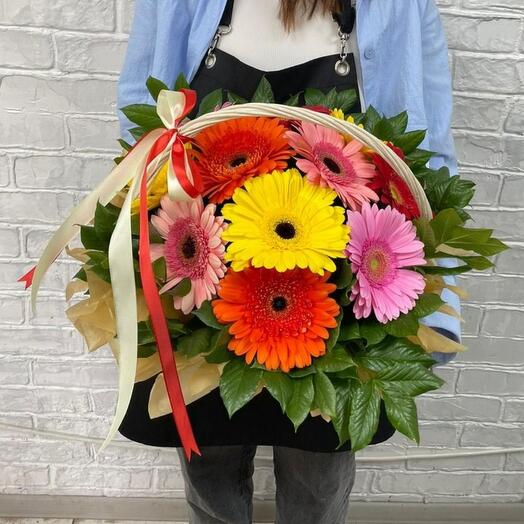 Корзина с герберами