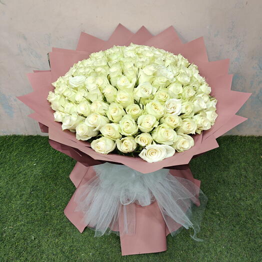 101 white roses bouquet