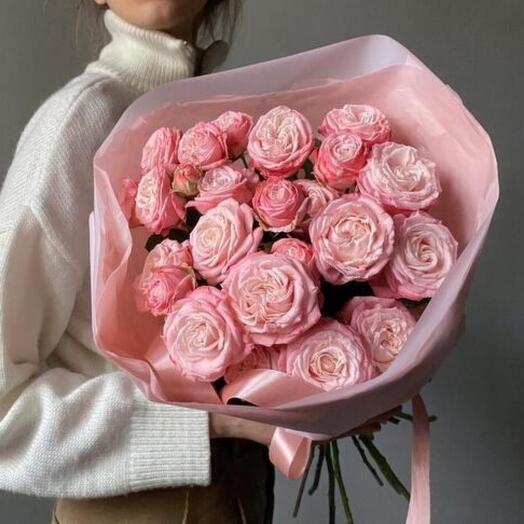 Букет из премиальных пионовидных роз