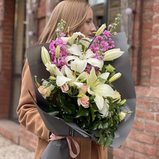 Bouquet with lily and matthiola