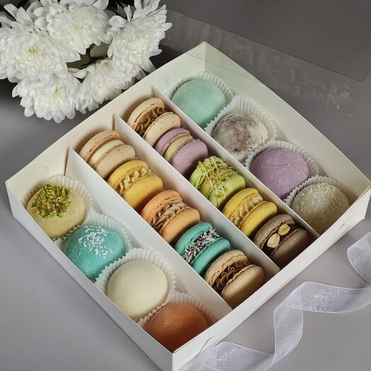Assorted mochi and pasta set for friend, mom, colleague