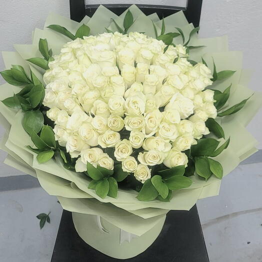 White greeny bouquet