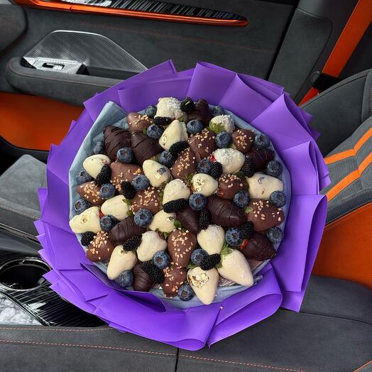 Клубничный букет