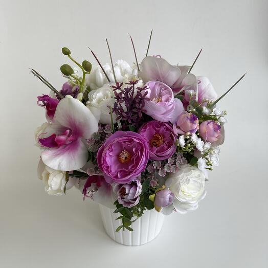 Интерьерная композиция из искусственных цветов от Flora Decora