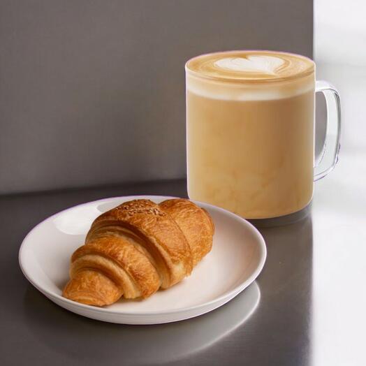 Французский завтрак: Латте с круассаном