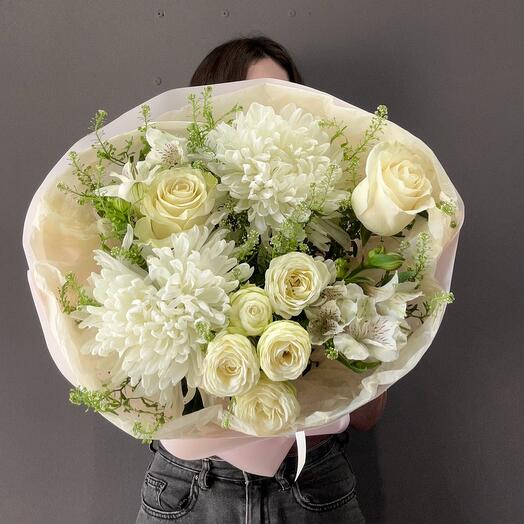 Delicate white bouquet