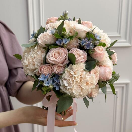 Букет невесты из пионовидной кустовой розы FM297