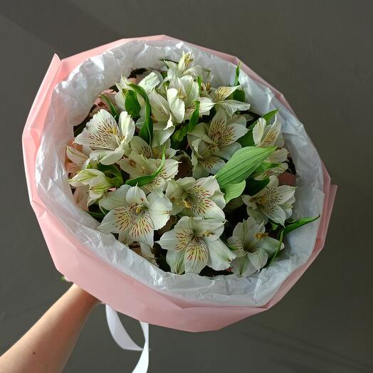 Букет из альстромерий