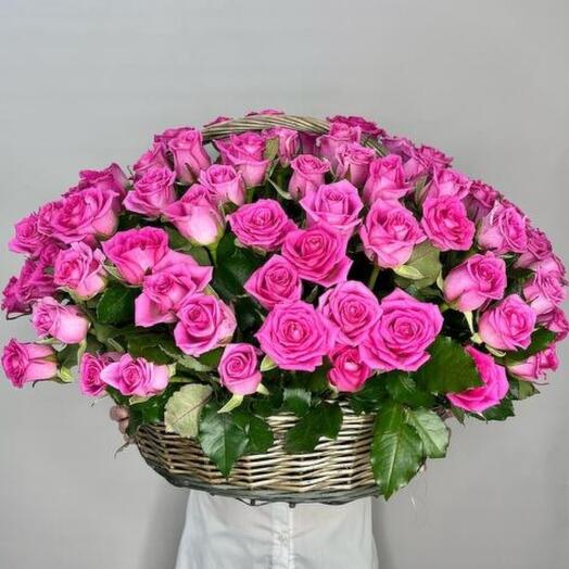 Корзина из 101 розовой Розы Аква