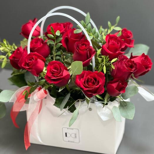 Сумочка с розами « Мадам Рэд»
