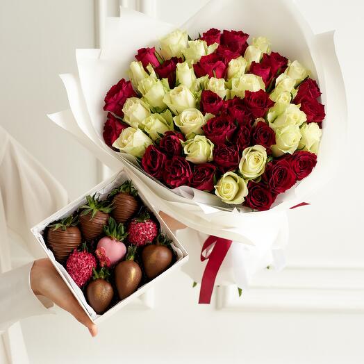 Букет из 51 красных и белых кенийских роз и набор из 9 клубник в шоколаде