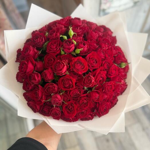 Букет из 31 кустовой розы