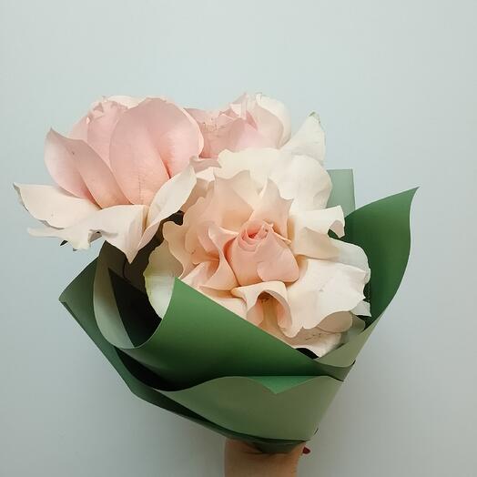 Букет комплимент с французскими розами 🌸