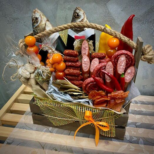 Рыба в смокингах с колбасами, орехами, овощами