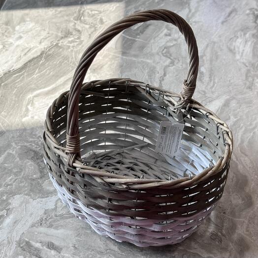 Корзина плетеная с белым донышком 1