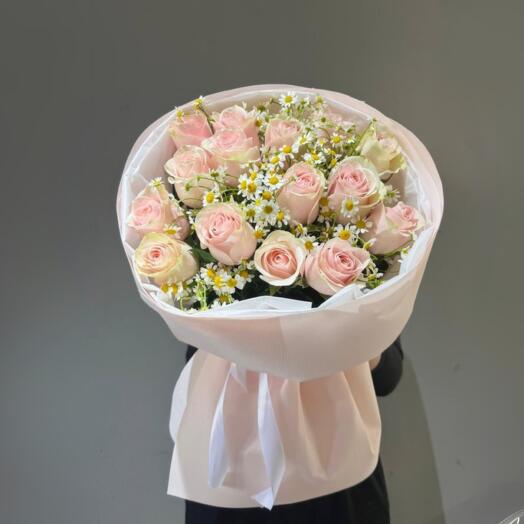 Букет Признание» — букет с розами и ромашками