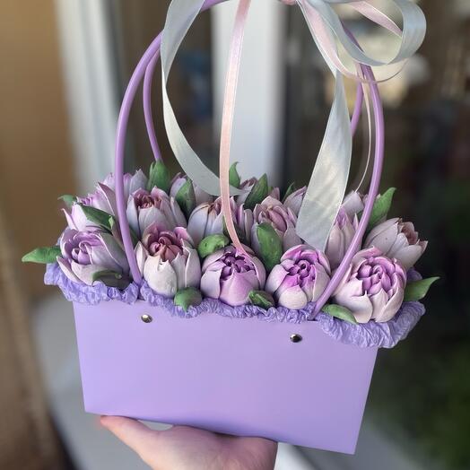 Сумочка с зефирными тюльпанами « Фиалка»
Зефир ручной работы