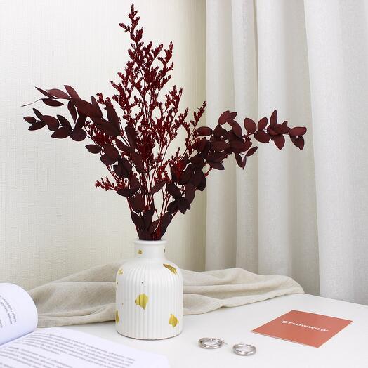 Интерьерная композиция из сухоцветов с веточками лимониума и эвкалипта в гипсовой вазе ручной работы. Подарок для девушки