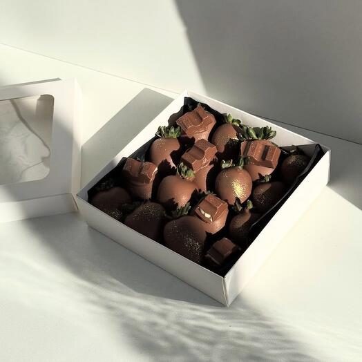 Клубника в шоколаде 16-20 штук kinder