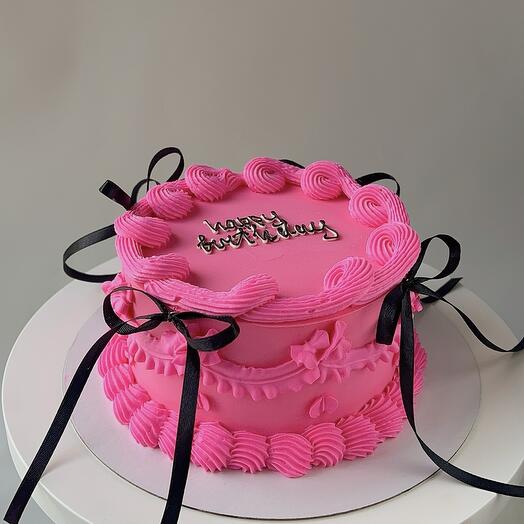 1 kg cake with frills and bows