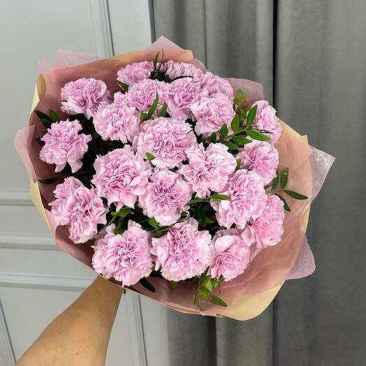 Пышный букет нежные розовые диантусы (сортовые гвоздики)
