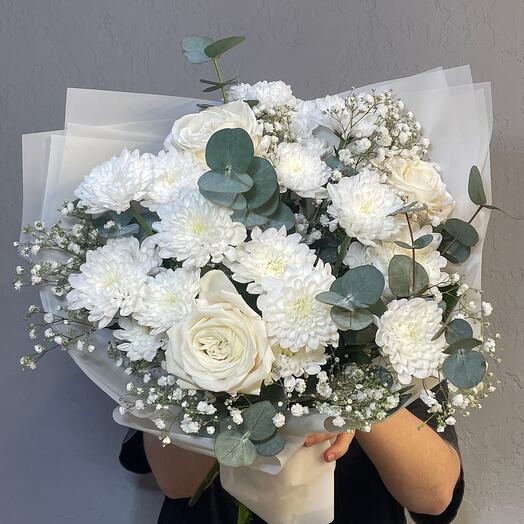 Букет Хризантема Altay x Роза Белая x Эвкалипт x Гипсофила
